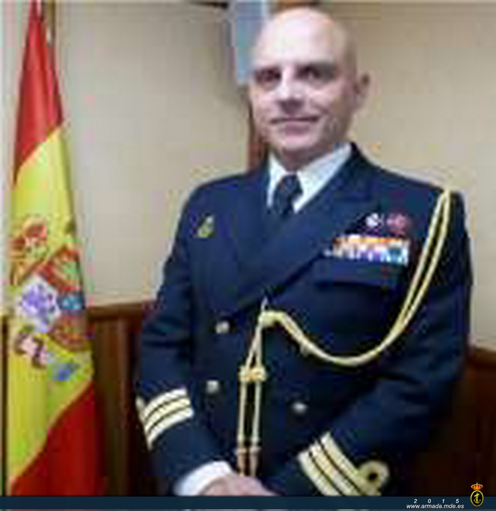Capitán de Fragata
IGNACIO PAZ GARCÍA
Comandante de la fragata "Álvaro de Bazán"